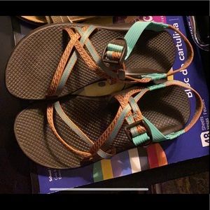 Women’s chaco 9